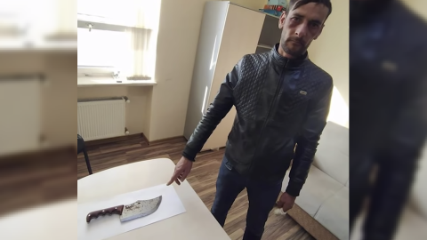 Qayınlarını həbs etdirmək üçün barmağını kəsdi - FOTO