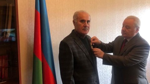 Səfər Əbiyev keçmiş mətbuat katibini təltif etdi - FOTO