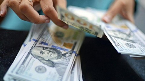 Banklar dolların alış qiymətini qaldırdı - SİYAHI