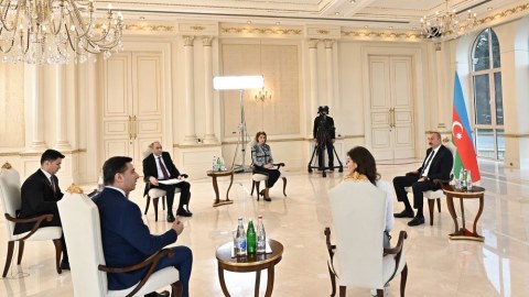 İlham Əliyev yerli telekanallara müsahibə verdi - FOTOLAR