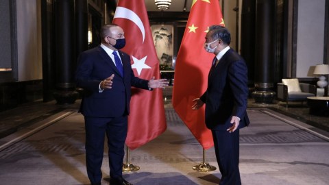 Çavuşoğlu çinli həmkarı ilə Pekində görüşdü