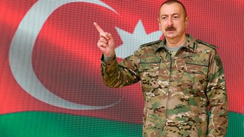 “Dünən müdafiə nazirinə komanda verdim ki, atəş dayandırılsın”