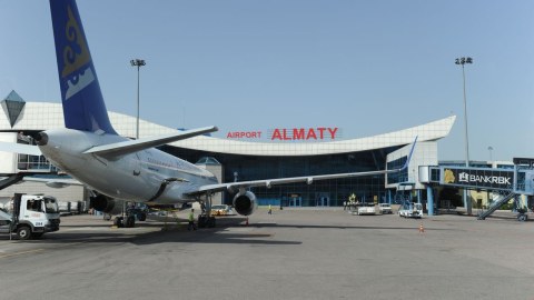 Almatı Hava Limanı fəaliyyətini bərpa edir