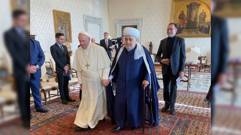 Şeyx Roma Papası ilə görüşüb