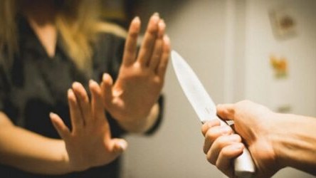 Arvadını və baldızını bıçaqlayan kişiyə ən az CƏZA VERİLDİ