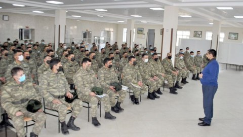 Hərbi qulluqçular üçün maarifləndirmə tədbiri