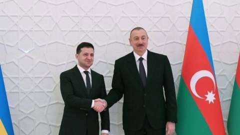 Əliyevin Kiyev səfəri: Bakı “yeni soyuq müharibə”də hansı gedişi edir? - TƏHLİL