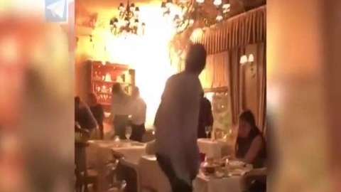 Moskvanın mərkəzində restoran yandı