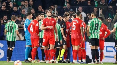 Kubok oyunu yarımçıq dayandırıldı