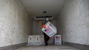 Kasıb ölkələrə 1 milyardlıq vaksin yardımı