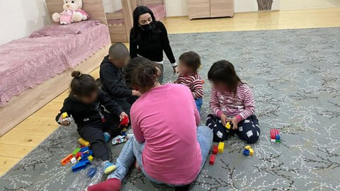 Ombudsman baxımsız qalan uşaqlarla görüşdü - FOTOLAR