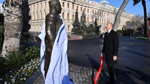İlham Əliyev: Tağıyevin xaricə göndərdiyi tələbələrin arasında mənim babam da olub - FOTOLAR