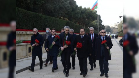 Səfirlər Şəhidlər xiyabanını ziyarət etdilər - FOTOLAR
