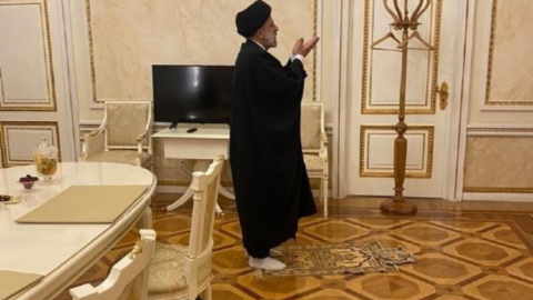 Rəisi Kreml sarayında namaz qıldı