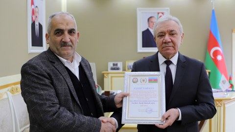 Rektor fəxri fərmanla təltif olundu - FOTO