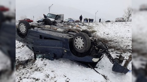 Məktəb direktoru ağır qəzada ÖLDÜ
