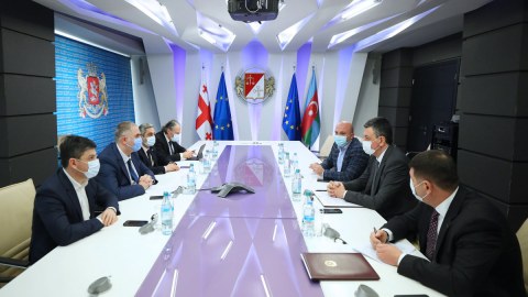 Azərbaycan səfiri gürcü nazirlə görüşdü