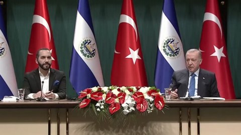Daha bir ölkə Türkiyə PUA-ları ilə maraqlanır