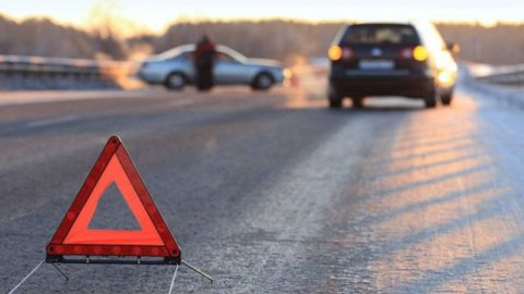 Qazaxda yol qəzası - Ana və övladı yaralandı