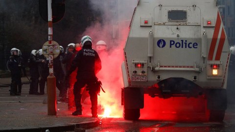 Brüsseldə polislə etirazçılar toqquşdu - 15 yaralı var