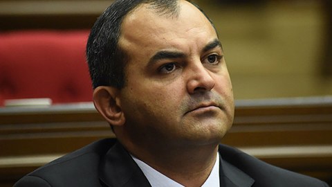 Ermənistanın Baş prokuroru istefa verir