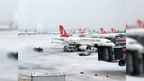 İstanbul hava limanında uçuşlar dayandırıldı