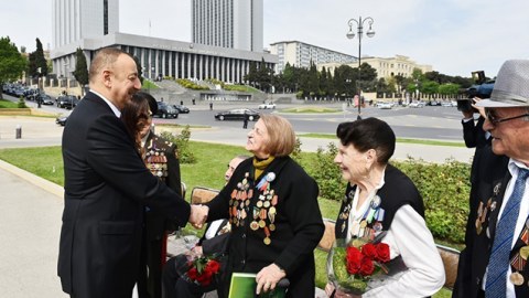 Prezident Fatma Səttarovanı TƏBRİK ETDİ