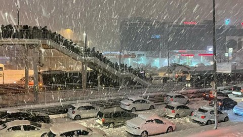 İstanbulda maşınların hərəkətinə qadağa qoyuldu