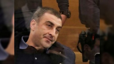 Məşhur “qanuni oğru” prezidenti məhkəməyə verdi 