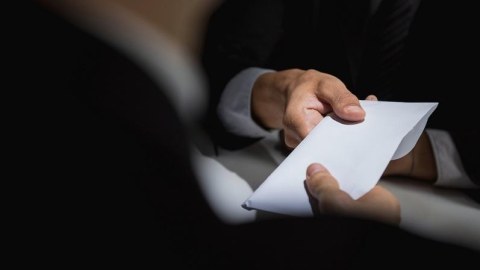 Ekologiya nazirinin müavini korrupsiyaya görə saxlanıldı