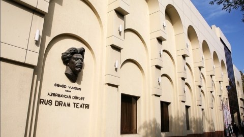 Rus Dram Teatrında tamaşalar təxirə salındı