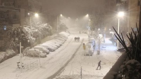 Güclü qar İsraildə həyatı dondurdu