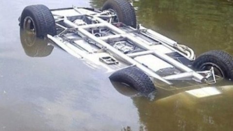 Avtomobil su kanalına aşdı, bir nəfər öldü