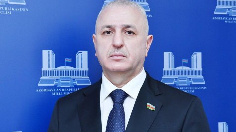 Prezidentin müsahibə üçün məkan seçiminin özü də bir ismarıc idi