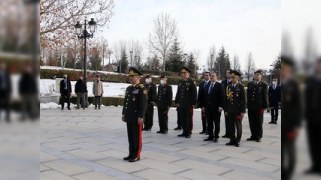 Zakir Həsənov Ankarada ulu öndərin abidəsini ziyarət etdi - FOTOLAR
