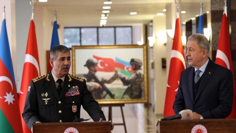 Zakir Həsənov: "Ordunun savaş bacarığını artıracağına əminəm"