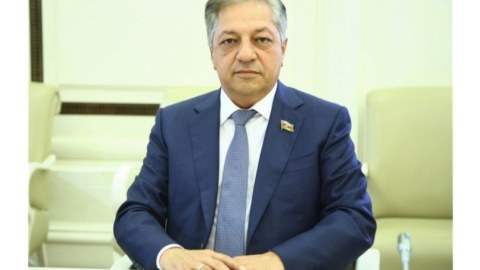 Cavanşir Feyziyevin ağır daşı kimin başına düşüb?