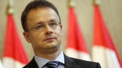 Macarıstanın XİN başçısı Azərbaycana gəldi