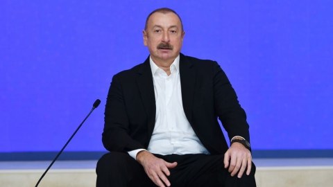 Prezident Polad Həşimovun qızı ilə danışarkən kədərləndi - VİDEO