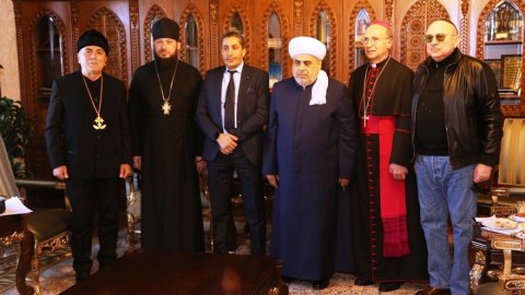Şeyx fransalı jurnalistlərin suallarını cavablandırdı