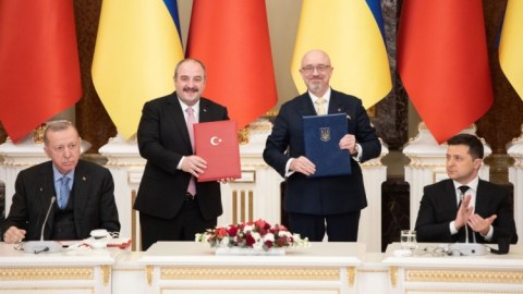 Türkiyə və Ukrayna arasında 8 sənəd imzalanıb