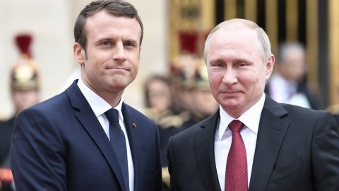 Putin Makronu Kremldə gözləyir