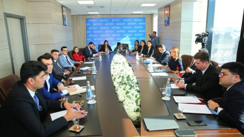 QHT Agentliyində Prezident mükafatçıları ilə görüş