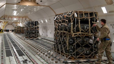 Qərb Ukraynaya 1,5 milyardlıq hərbi yardım göndərdi