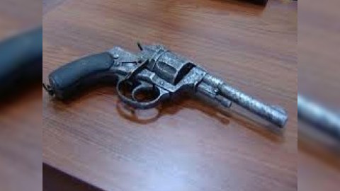Keçmiş məhkumdan tapança götürüldü