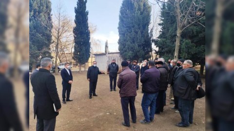 İcra başçısı kənd sakinlərinin problemlərini dinlədi