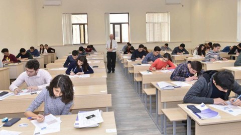 Sabah üç mindən çox abituriyent sınağa çəkiləcək