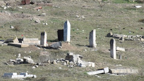 Qarabağdakı kütləvi məzarlıqlar - Deputatlar ermənilərin gizlətdiyi yerləri AÇIQLADILAR