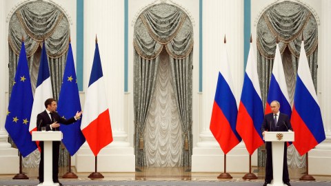 Makronla Putin Ukraynanı müzakirə etdilər