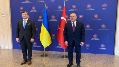Çavuşoğlu ukraynalı həmkarı ilə danışdı